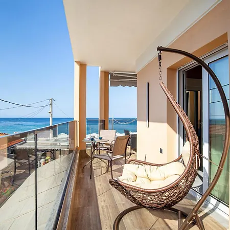 Aqua Velva Luxury Potos