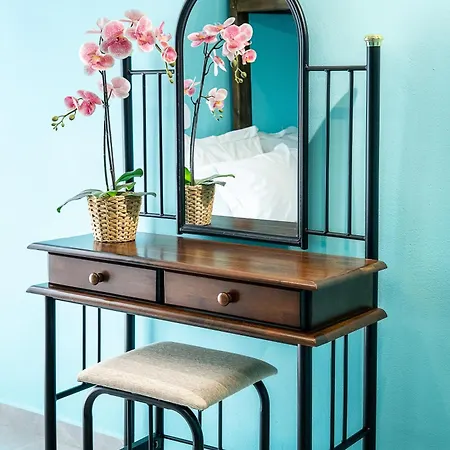 Aqua Velva Luxury Apartment