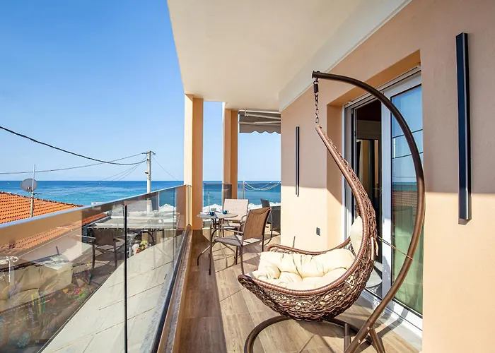 Aqua Velva Luxury Potos